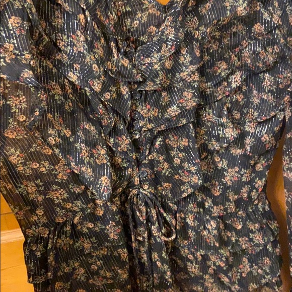 Beautiful Blouse - Picture 2 of 12